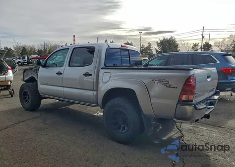 2008 Toyota Tacoma Double Cab z USA, uszkodzony, nr VIN 3TMLU42N88M018529